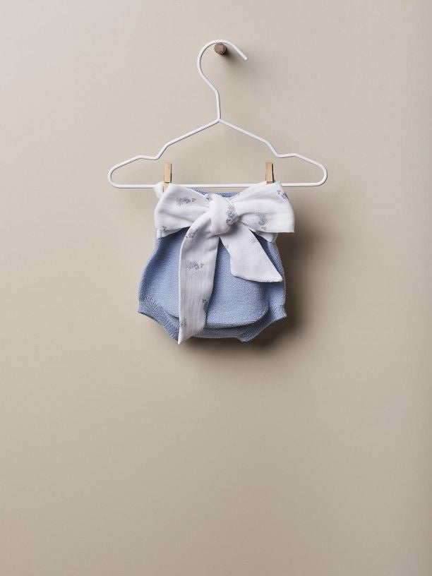 Wedoble Bloomer with ribbon knitted in wool Soft Blue 12M